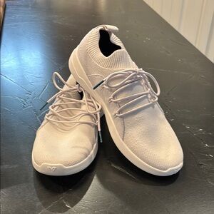 Vessi's Cityscape Waterproof Women's 9 White Sneakers